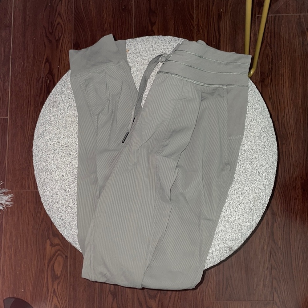 Lululemon dance studio joggers